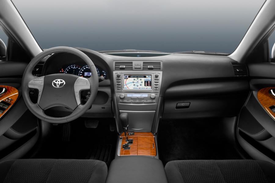  Toyota Camry 2010 года  (фото 38 из 52)
